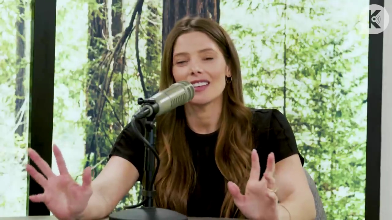 Ashley-Greene-dot-nl_TheTwilightEffect-BreakingDawnPart2-RewatchPart3of3-0278.jpg