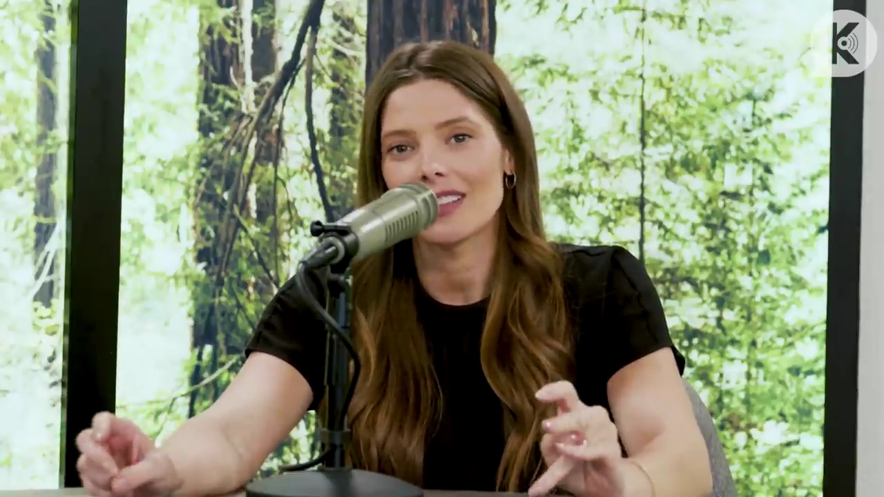 Ashley-Greene-dot-nl_TheTwilightEffect-BreakingDawnPart2-RewatchPart3of3-0281.jpg