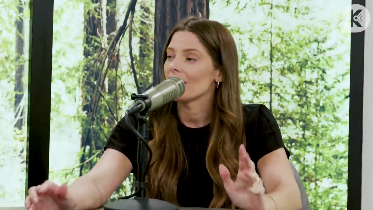 Ashley-Greene-dot-nl_TheTwilightEffect-BreakingDawnPart2-RewatchPart3of3-0282.jpg