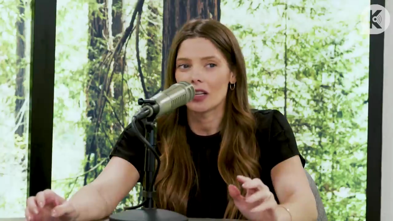 Ashley-Greene-dot-nl_TheTwilightEffect-BreakingDawnPart2-RewatchPart3of3-0284.jpg