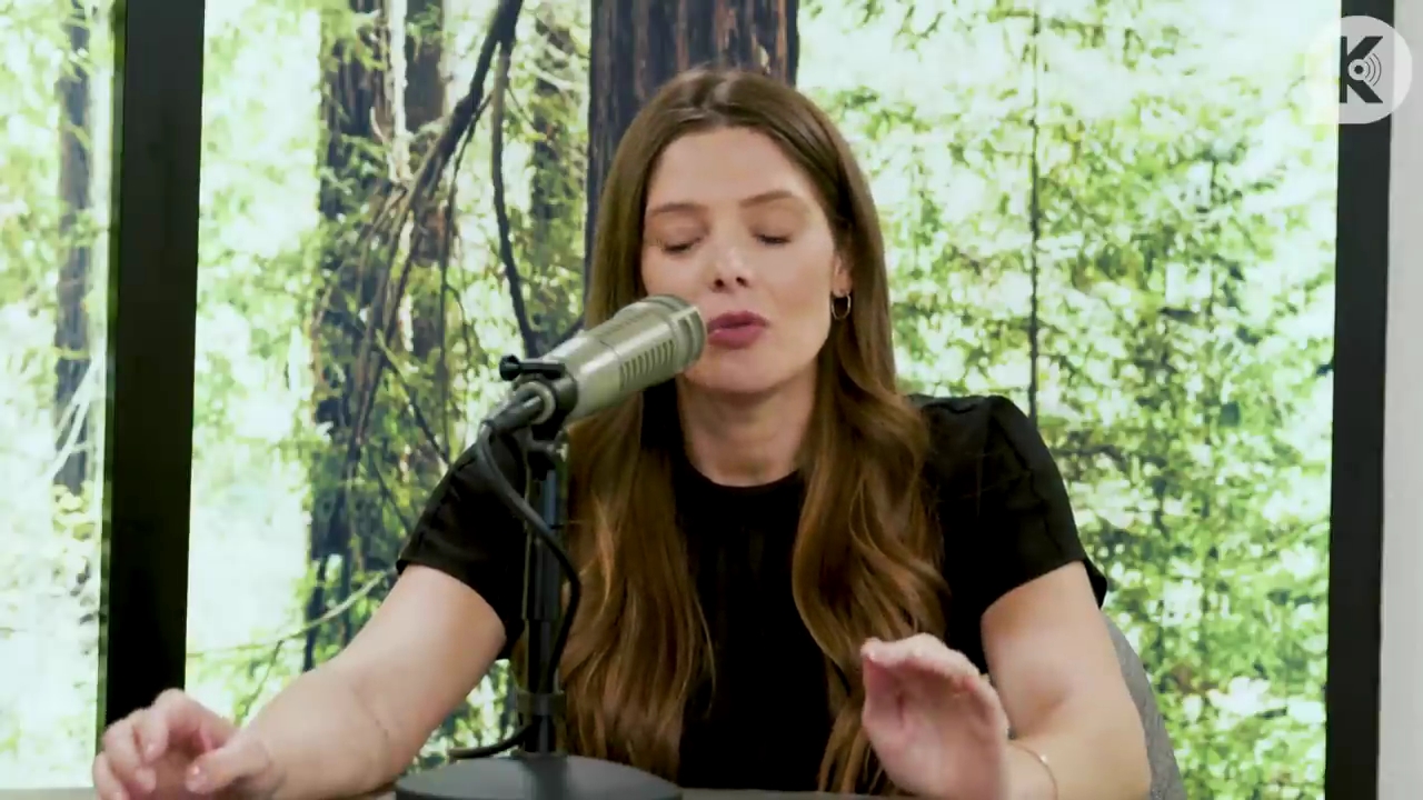 Ashley-Greene-dot-nl_TheTwilightEffect-BreakingDawnPart2-RewatchPart3of3-0286.jpg