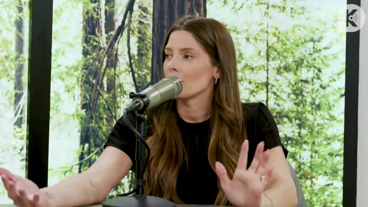 Ashley-Greene-dot-nl_TheTwilightEffect-BreakingDawnPart2-RewatchPart3of3-0292.jpg