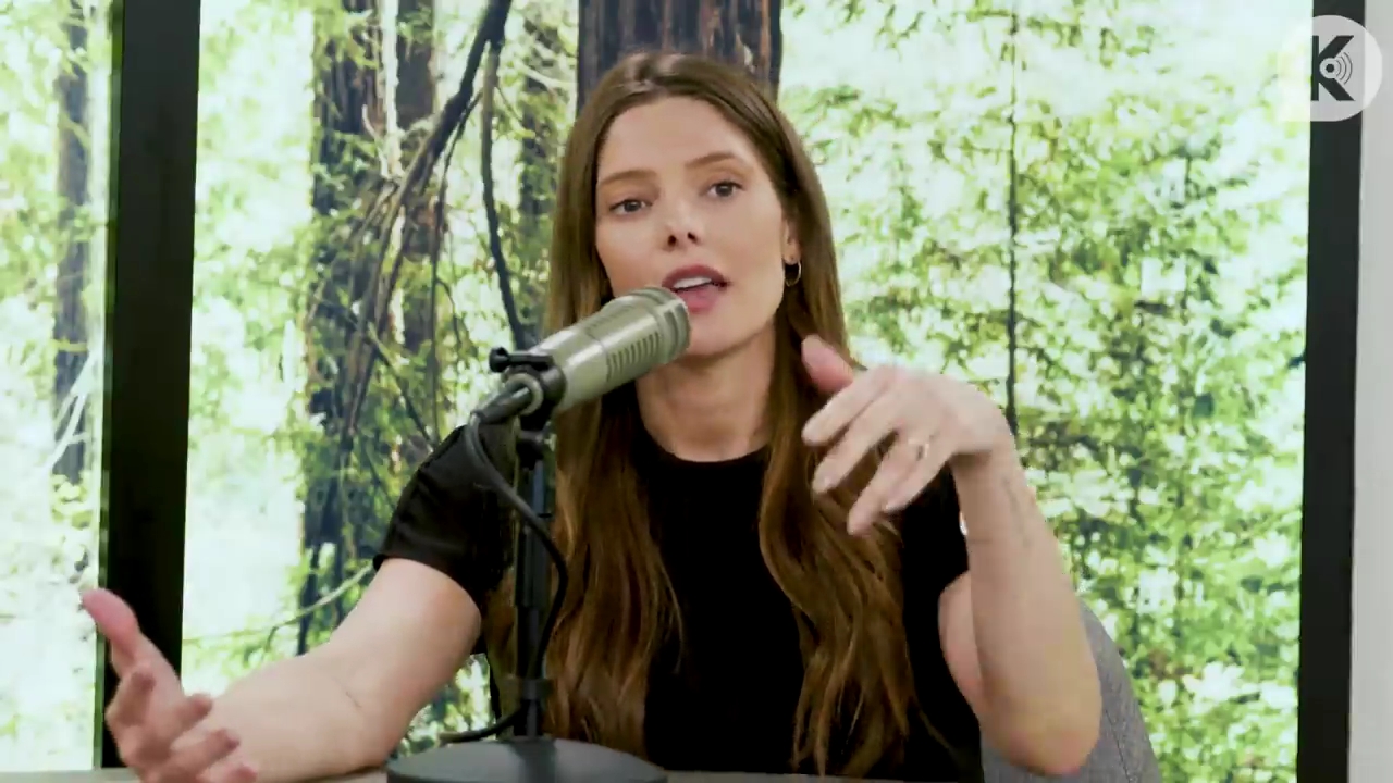 Ashley-Greene-dot-nl_TheTwilightEffect-BreakingDawnPart2-RewatchPart3of3-0294.jpg