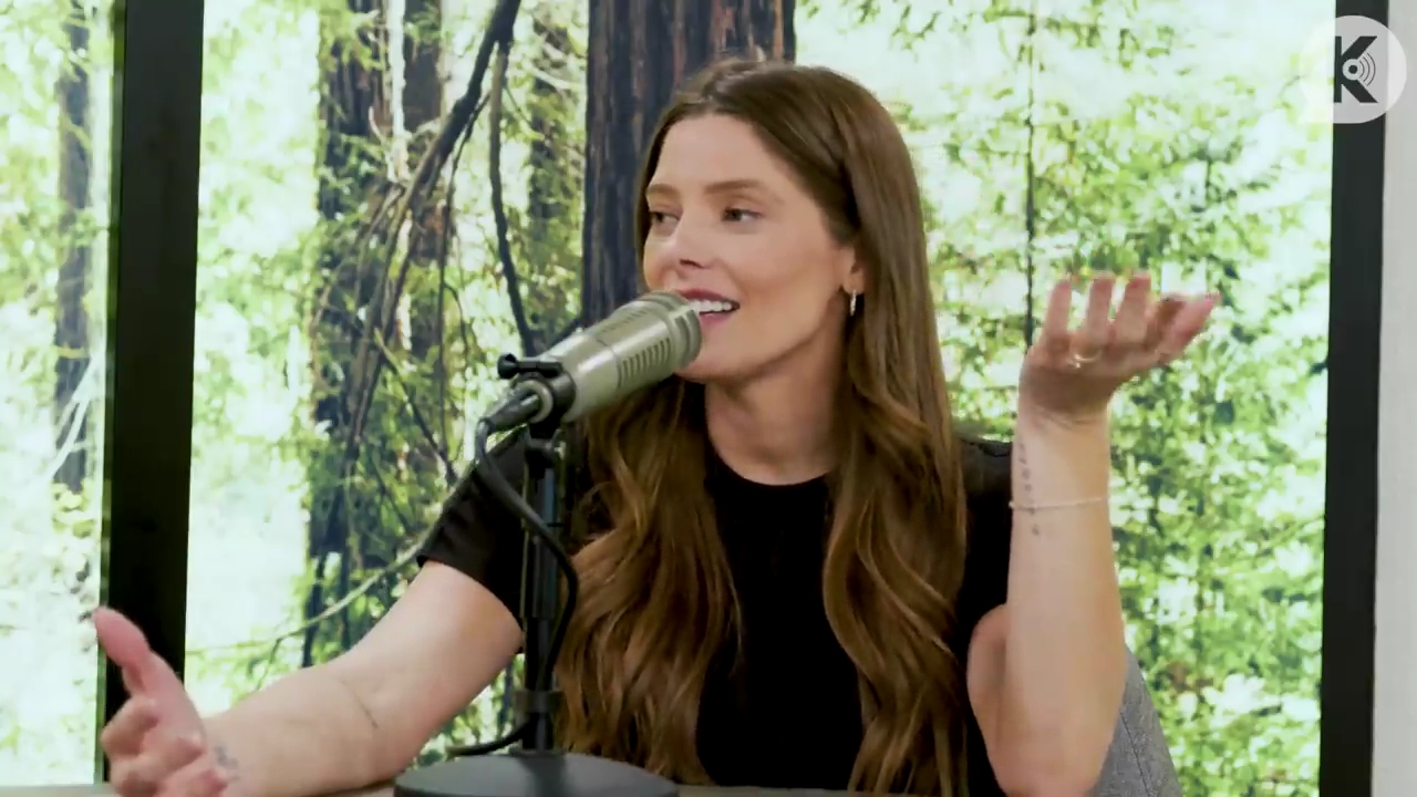 Ashley-Greene-dot-nl_TheTwilightEffect-BreakingDawnPart2-RewatchPart3of3-0300.jpg
