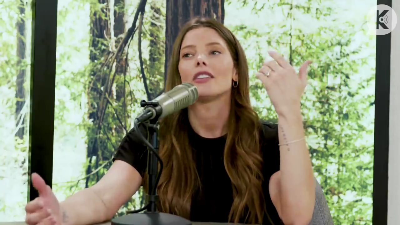 Ashley-Greene-dot-nl_TheTwilightEffect-BreakingDawnPart2-RewatchPart3of3-0302.jpg Ashley-Greene-dot-nl_TheTwilightEffect-BreakingDawnPart2-RewatchPart3of3-0302.jpg