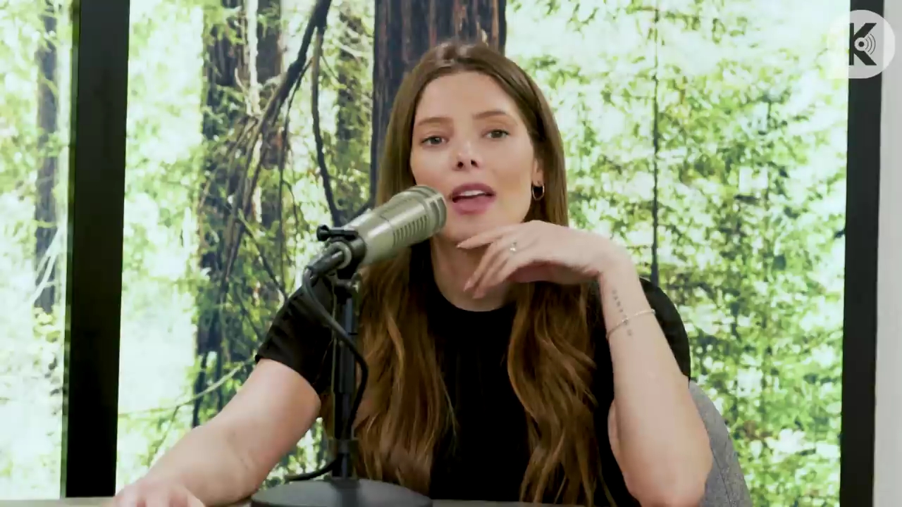 Ashley-Greene-dot-nl_TheTwilightEffect-BreakingDawnPart2-RewatchPart3of3-0303.jpg Ashley-Greene-dot-nl_TheTwilightEffect-BreakingDawnPart2-RewatchPart3of3-0303.jpg