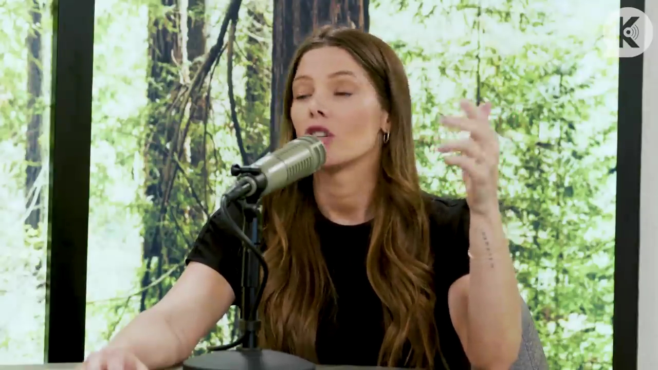 Ashley-Greene-dot-nl_TheTwilightEffect-BreakingDawnPart2-RewatchPart3of3-0311.jpg Ashley-Greene-dot-nl_TheTwilightEffect-BreakingDawnPart2-RewatchPart3of3-0311.jpg