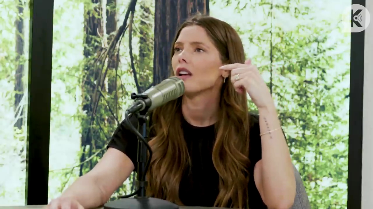 Ashley-Greene-dot-nl_TheTwilightEffect-BreakingDawnPart2-RewatchPart3of3-0312.jpg