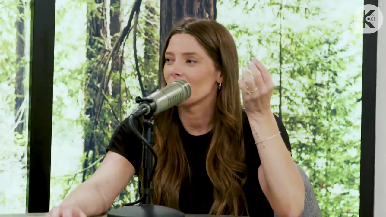 Ashley-Greene-dot-nl_TheTwilightEffect-BreakingDawnPart2-RewatchPart3of3-0328.jpg Ashley-Greene-dot-nl_TheTwilightEffect-BreakingDawnPart2-RewatchPart3of3-0328.jpg