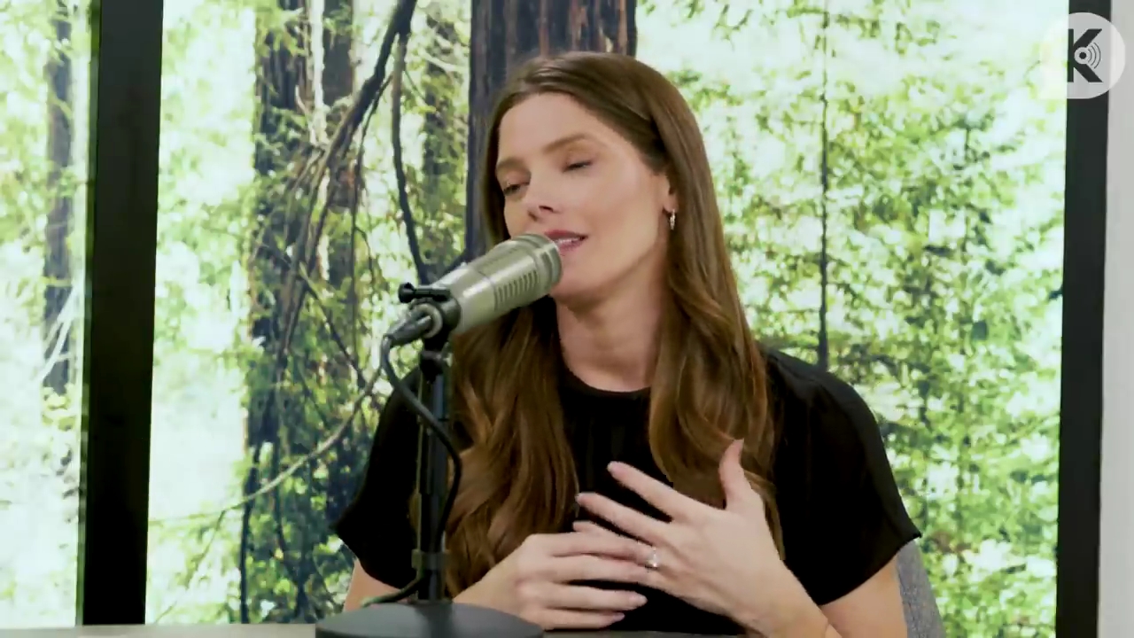 Ashley-Greene-dot-nl_TheTwilightEffect-BreakingDawnPart2-RewatchPart3of3-0431.jpg Ashley-Greene-dot-nl_TheTwilightEffect-BreakingDawnPart2-RewatchPart3of3-0431.jpg