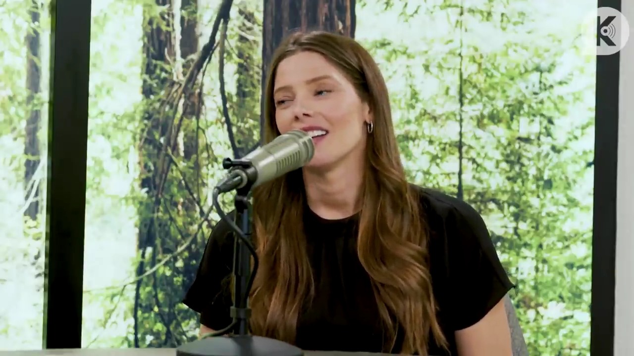 Ashley-Greene-dot-nl_TheTwilightEffect-BreakingDawnPart2-RewatchPart3of3-0456.jpg Ashley-Greene-dot-nl_TheTwilightEffect-BreakingDawnPart2-RewatchPart3of3-0456.jpg