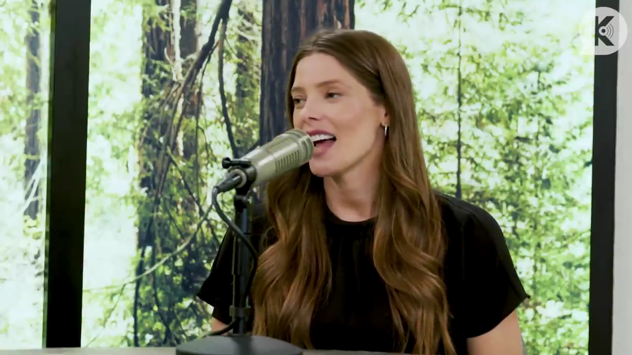 Ashley-Greene-dot-nl_TheTwilightEffect-BreakingDawnPart2-RewatchPart3of3-0459.jpg Ashley-Greene-dot-nl_TheTwilightEffect-BreakingDawnPart2-RewatchPart3of3-0459.jpg