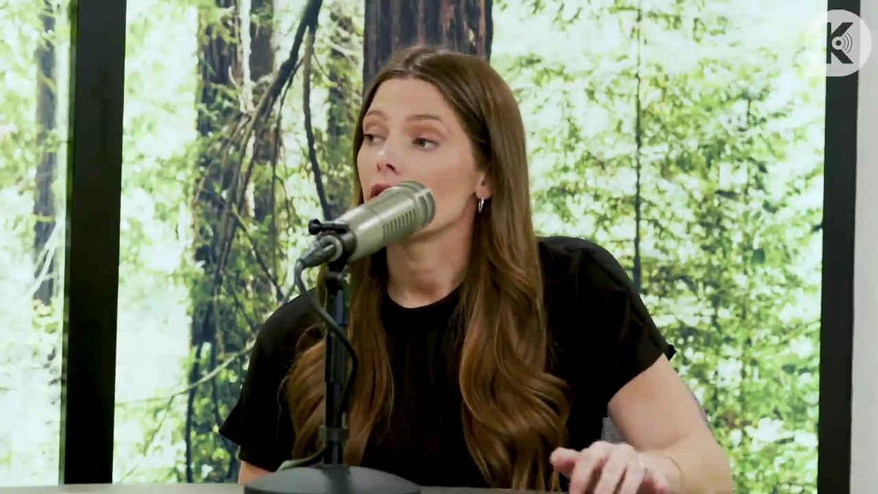 Ashley-Greene-dot-nl_TheTwilightEffect-BreakingDawnPart2-RewatchPart3of3-0495.jpg