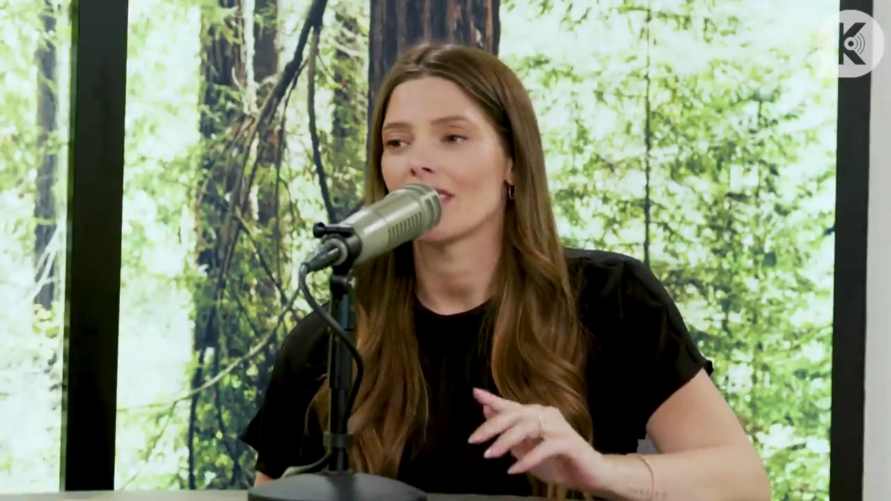 Ashley-Greene-dot-nl_TheTwilightEffect-BreakingDawnPart2-RewatchPart3of3-0509.jpg