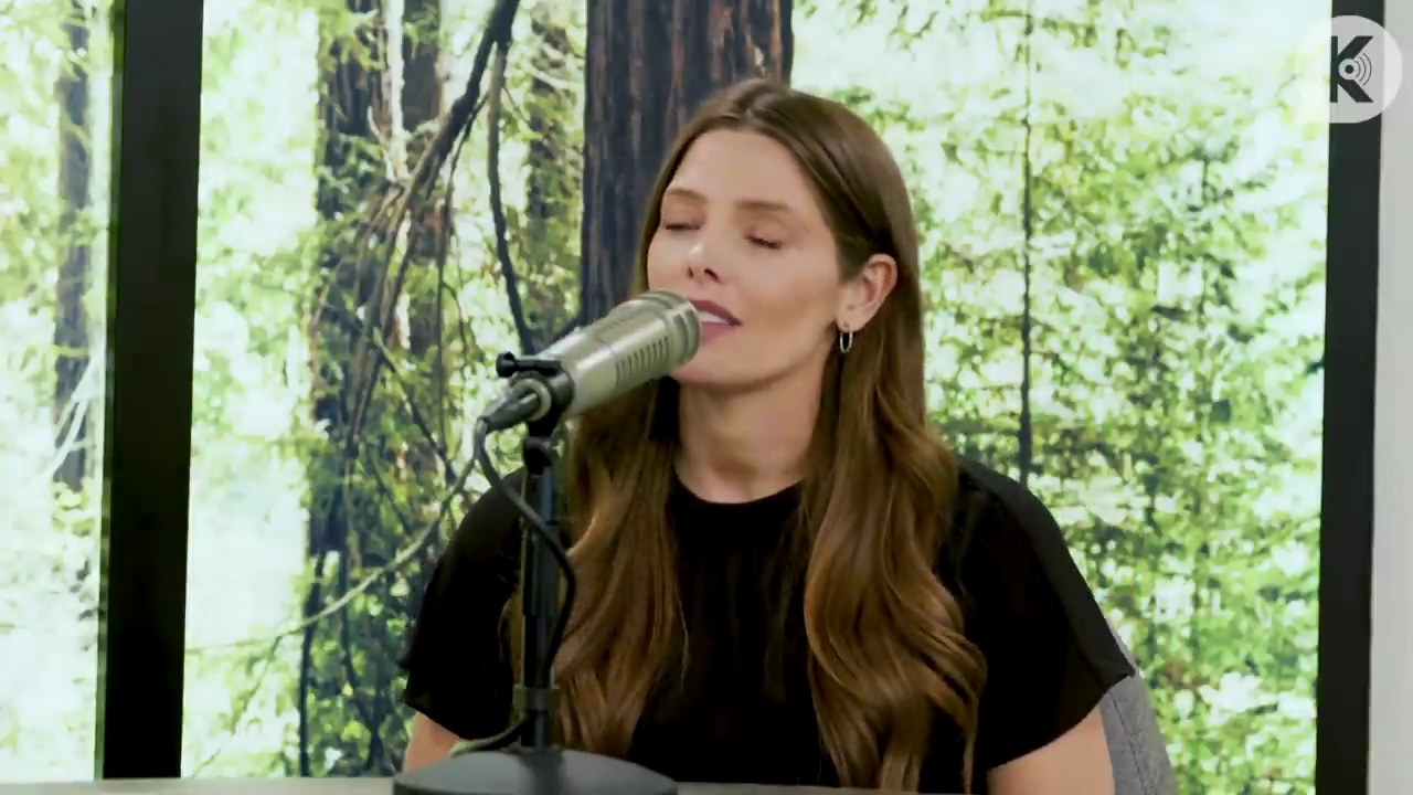 Ashley-Greene-dot-nl_TheTwilightEffect-BreakingDawnPart2-RewatchPart3of3-0525.jpg Ashley-Greene-dot-nl_TheTwilightEffect-BreakingDawnPart2-RewatchPart3of3-0525.jpg