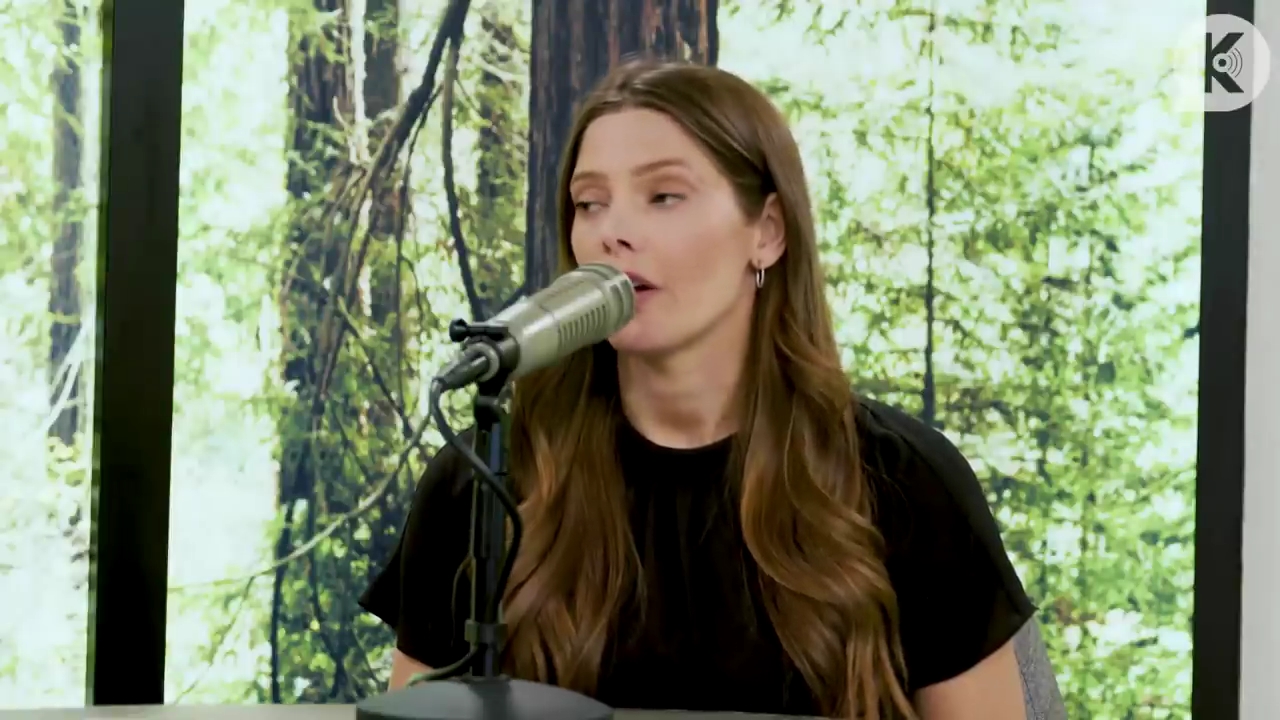 Ashley-Greene-dot-nl_TheTwilightEffect-BreakingDawnPart2-RewatchPart3of3-0577.jpg