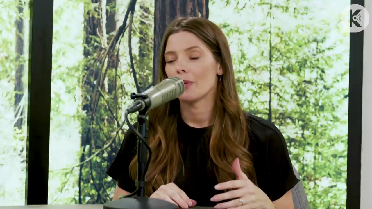 Ashley-Greene-dot-nl_TheTwilightEffect-BreakingDawnPart2-RewatchPart3of3-0600.jpg Ashley-Greene-dot-nl_TheTwilightEffect-BreakingDawnPart2-RewatchPart3of3-0600.jpg