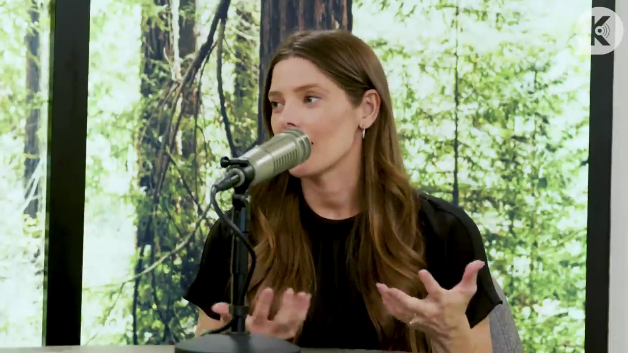 Ashley-Greene-dot-nl_TheTwilightEffect-BreakingDawnPart2-RewatchPart3of3-0656.jpg