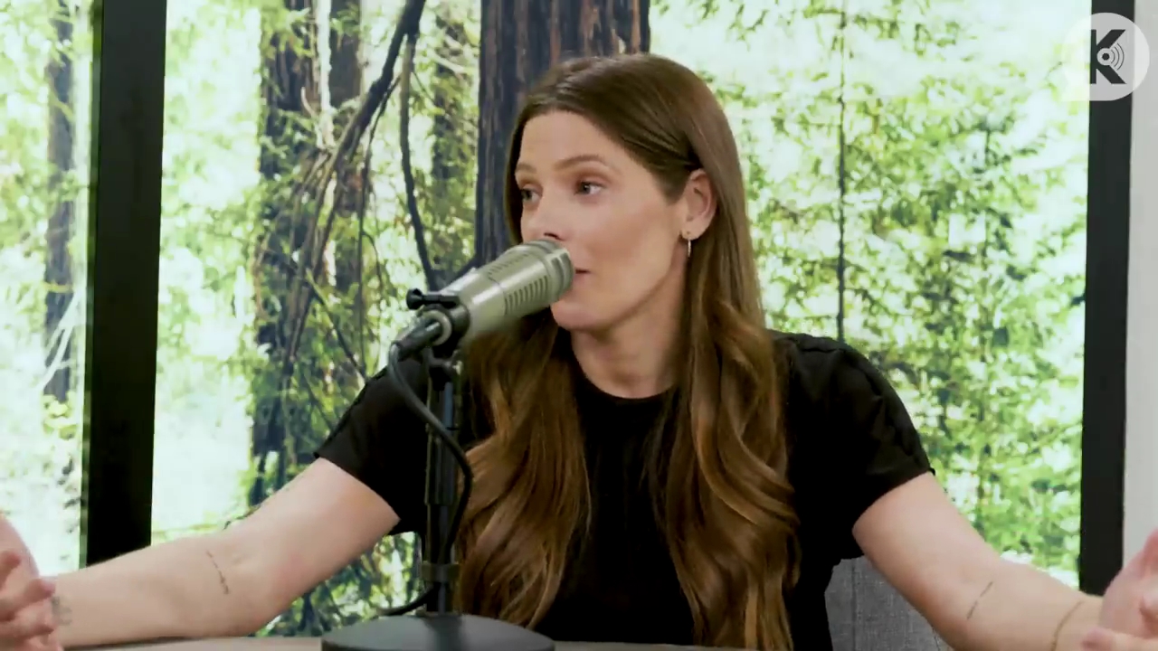 Ashley-Greene-dot-nl_TheTwilightEffect-BreakingDawnPart2-RewatchPart3of3-0662.jpg