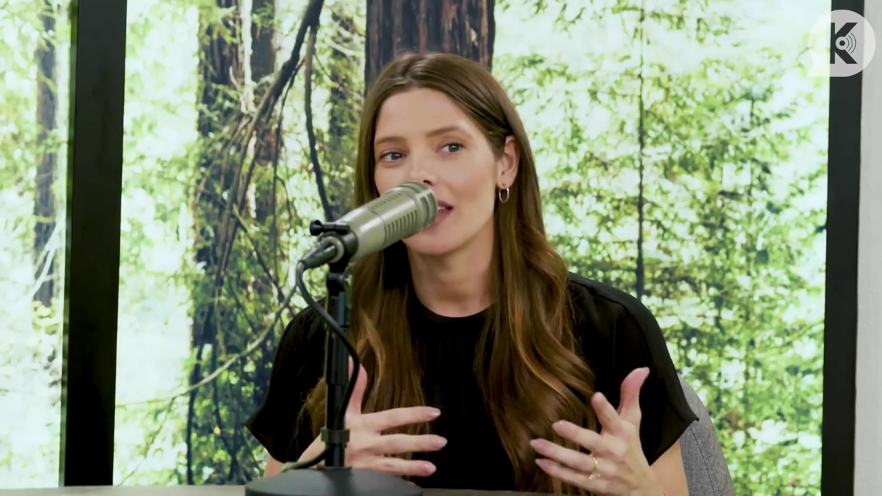 Ashley-Greene-dot-nl_TheTwilightEffect-BreakingDawnPart2-RewatchPart3of3-0678.jpg