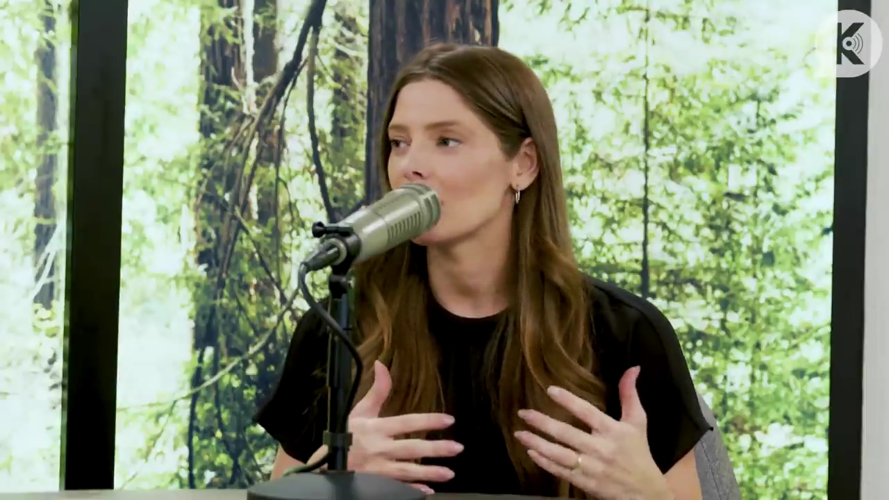 Ashley-Greene-dot-nl_TheTwilightEffect-BreakingDawnPart2-RewatchPart3of3-0682.jpg