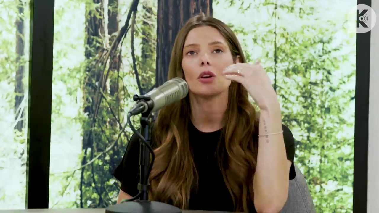 Ashley-Greene-dot-nl_TheTwilightEffect-BreakingDawnPart2-RewatchPart3of3-0721.jpg