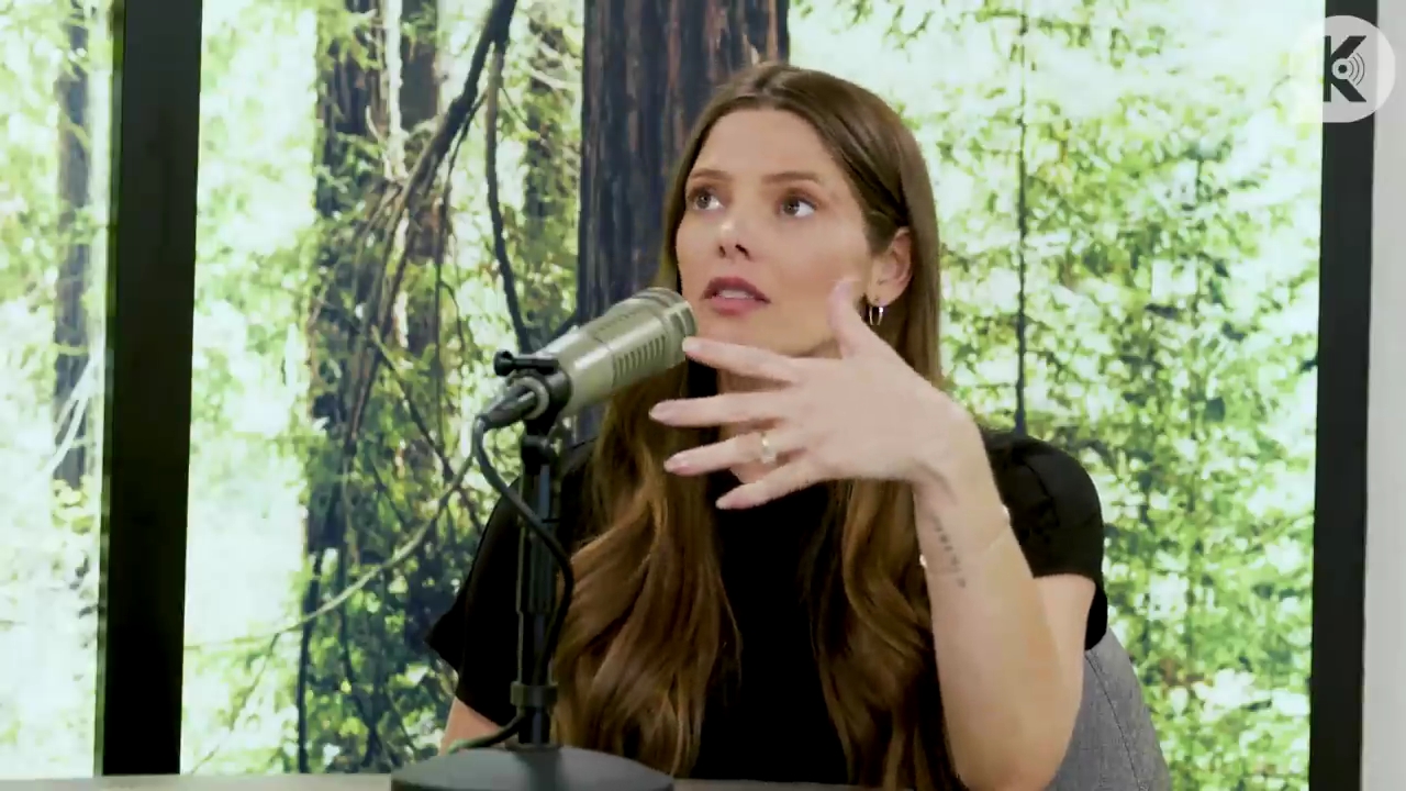 Ashley-Greene-dot-nl_TheTwilightEffect-BreakingDawnPart2-RewatchPart3of3-0730.jpg