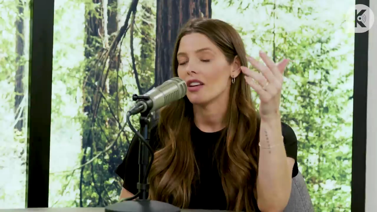 Ashley-Greene-dot-nl_TheTwilightEffect-BreakingDawnPart2-RewatchPart3of3-0734.jpg