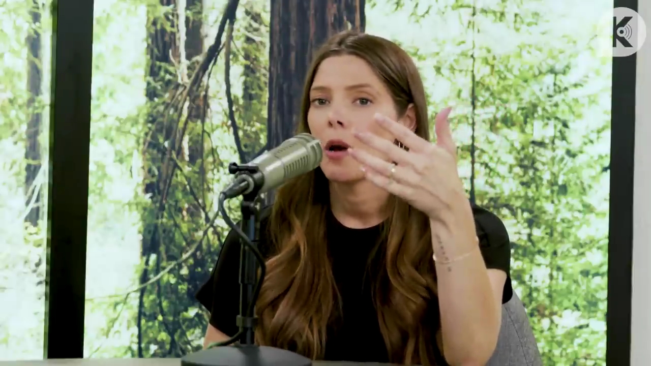 Ashley-Greene-dot-nl_TheTwilightEffect-BreakingDawnPart2-RewatchPart3of3-0737.jpg