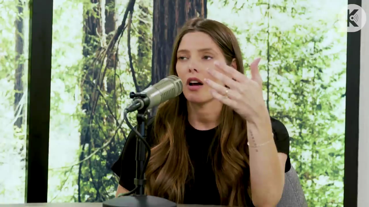 Ashley-Greene-dot-nl_TheTwilightEffect-BreakingDawnPart2-RewatchPart3of3-0740.jpg