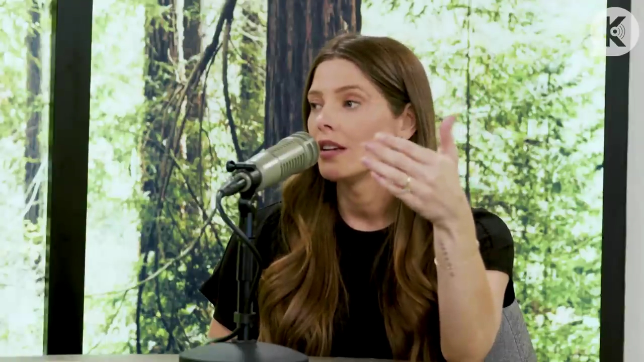 Ashley-Greene-dot-nl_TheTwilightEffect-BreakingDawnPart2-RewatchPart3of3-0746.jpg