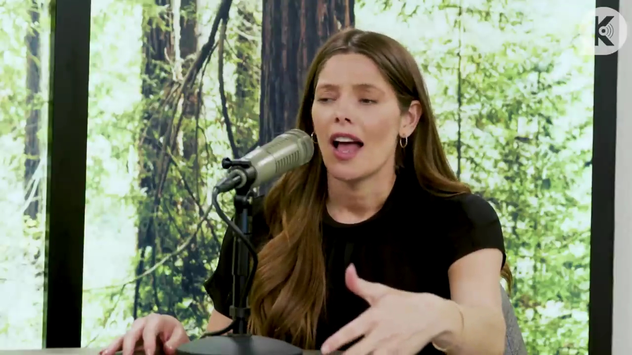 Ashley-Greene-dot-nl_TheTwilightEffect-BreakingDawnPart2-RewatchPart3of3-0802.jpg
