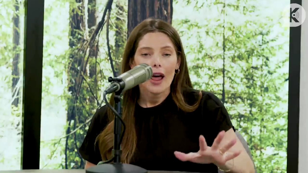 Ashley-Greene-dot-nl_TheTwilightEffect-BreakingDawnPart2-RewatchPart3of3-0856.jpg