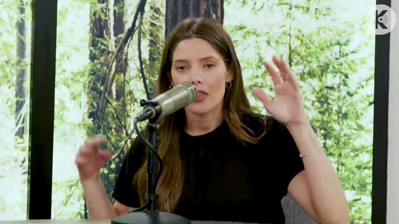 Ashley-Greene-dot-nl_TheTwilightEffect-BreakingDawnPart2-RewatchPart3of3-0898.jpg Ashley-Greene-dot-nl_TheTwilightEffect-BreakingDawnPart2-RewatchPart3of3-0898.jpg