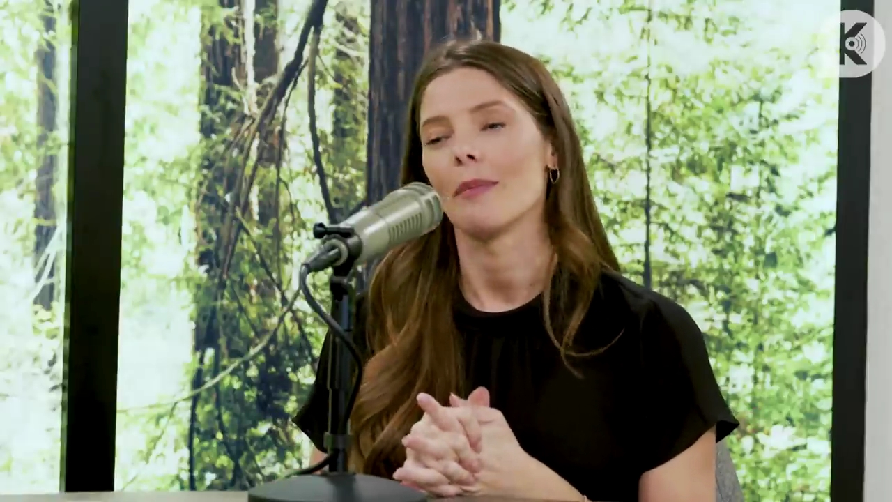 Ashley-Greene-dot-nl_TheTwilightEffect-BreakingDawnPart2-RewatchPart3of3-0916.jpg Ashley-Greene-dot-nl_TheTwilightEffect-BreakingDawnPart2-RewatchPart3of3-0916.jpg