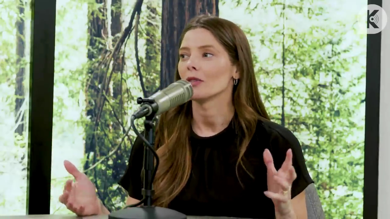 Ashley-Greene-dot-nl_TheTwilightEffect-BreakingDawnPart2-RewatchPart3of3-0926.jpg Ashley-Greene-dot-nl_TheTwilightEffect-BreakingDawnPart2-RewatchPart3of3-0926.jpg