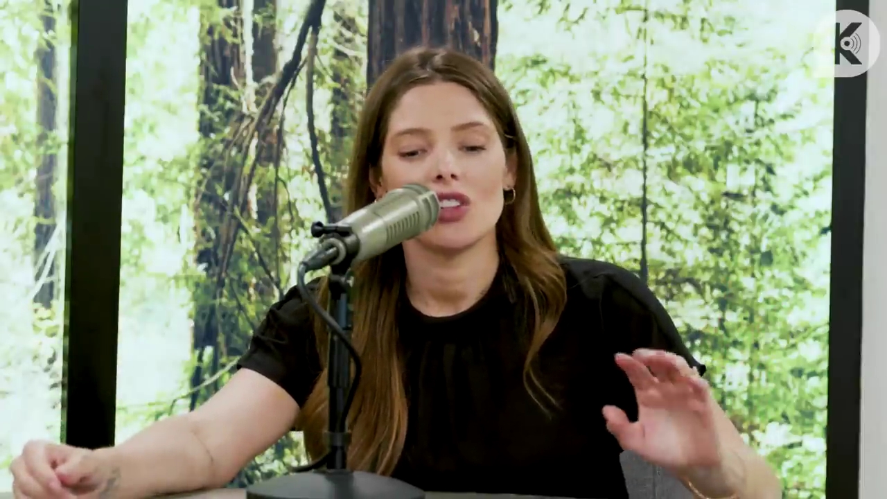 Ashley-Greene-dot-nl_TheTwilightEffect-BreakingDawnPart2-RewatchPart3of3-0930.jpg Ashley-Greene-dot-nl_TheTwilightEffect-BreakingDawnPart2-RewatchPart3of3-0930.jpg