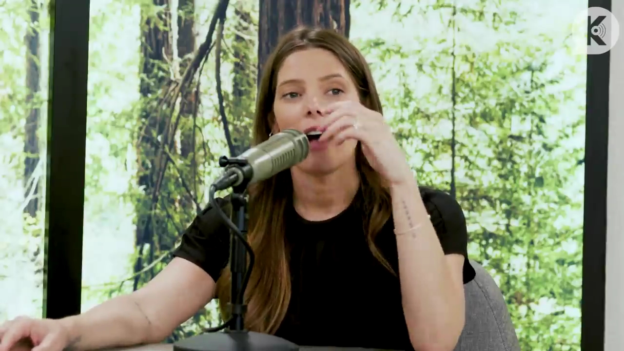 Ashley-Greene-dot-nl_TheTwilightEffect-BreakingDawnPart2-RewatchPart3of3-0942.jpg Ashley-Greene-dot-nl_TheTwilightEffect-BreakingDawnPart2-RewatchPart3of3-0942.jpg