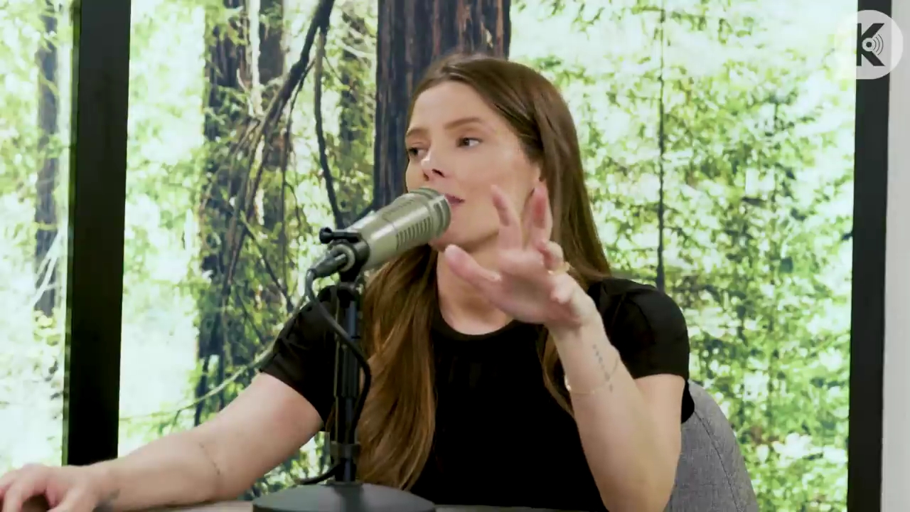 Ashley-Greene-dot-nl_TheTwilightEffect-BreakingDawnPart2-RewatchPart3of3-0948.jpg Ashley-Greene-dot-nl_TheTwilightEffect-BreakingDawnPart2-RewatchPart3of3-0948.jpg