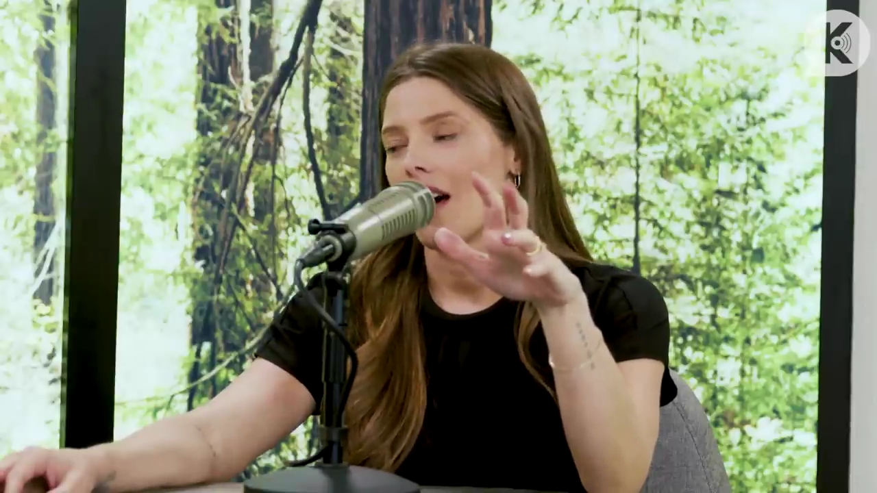 Ashley-Greene-dot-nl_TheTwilightEffect-BreakingDawnPart2-RewatchPart3of3-0950.jpg Ashley-Greene-dot-nl_TheTwilightEffect-BreakingDawnPart2-RewatchPart3of3-0950.jpg