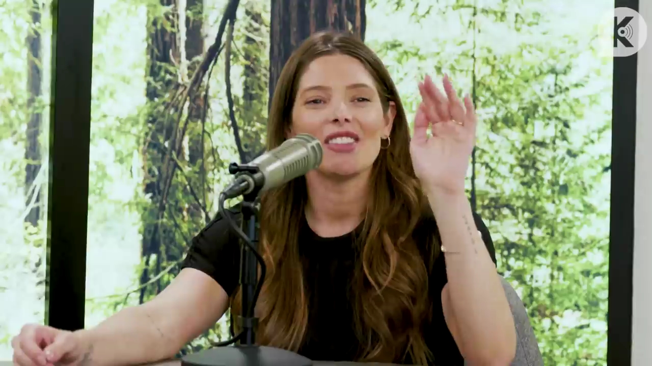Ashley-Greene-dot-nl_TheTwilightEffect-BreakingDawnPart2-RewatchPart3of3-1148.jpg