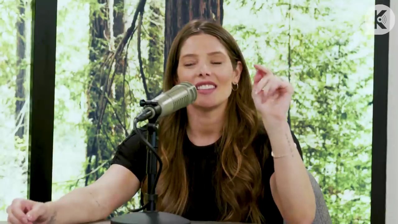Ashley-Greene-dot-nl_TheTwilightEffect-BreakingDawnPart2-RewatchPart3of3-1149.jpg