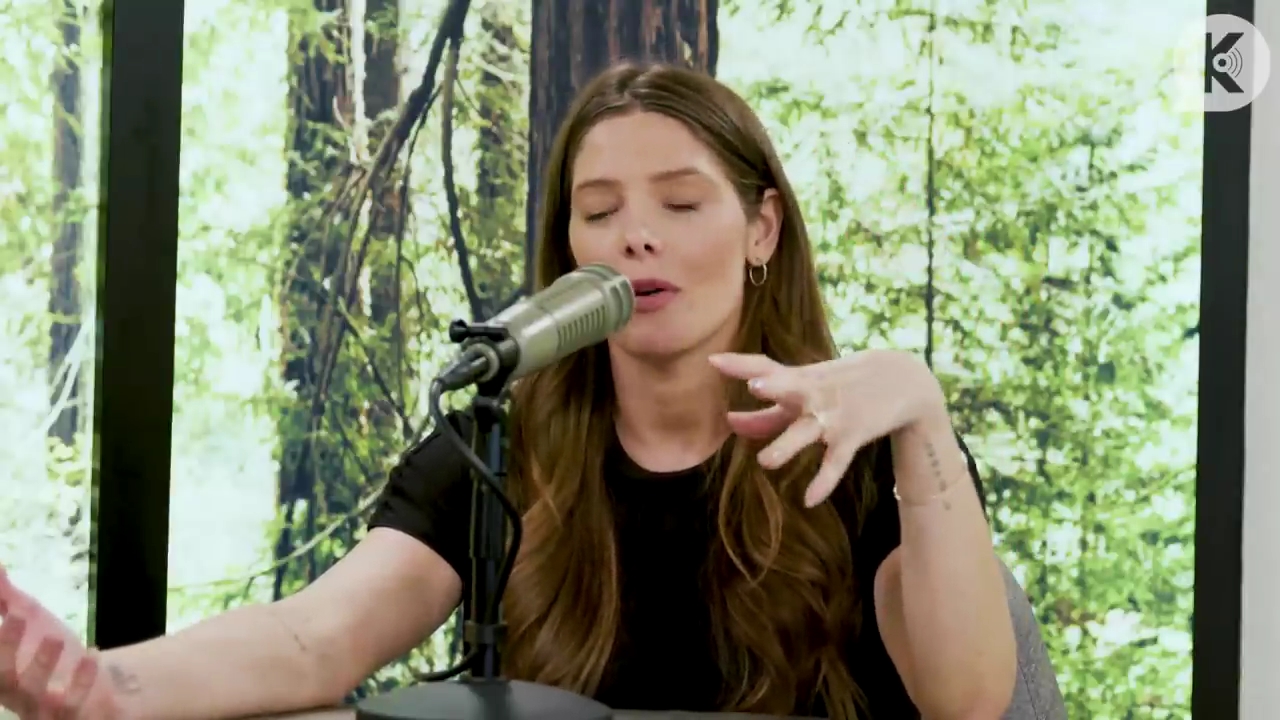 Ashley-Greene-dot-nl_TheTwilightEffect-BreakingDawnPart2-RewatchPart3of3-1153.jpg