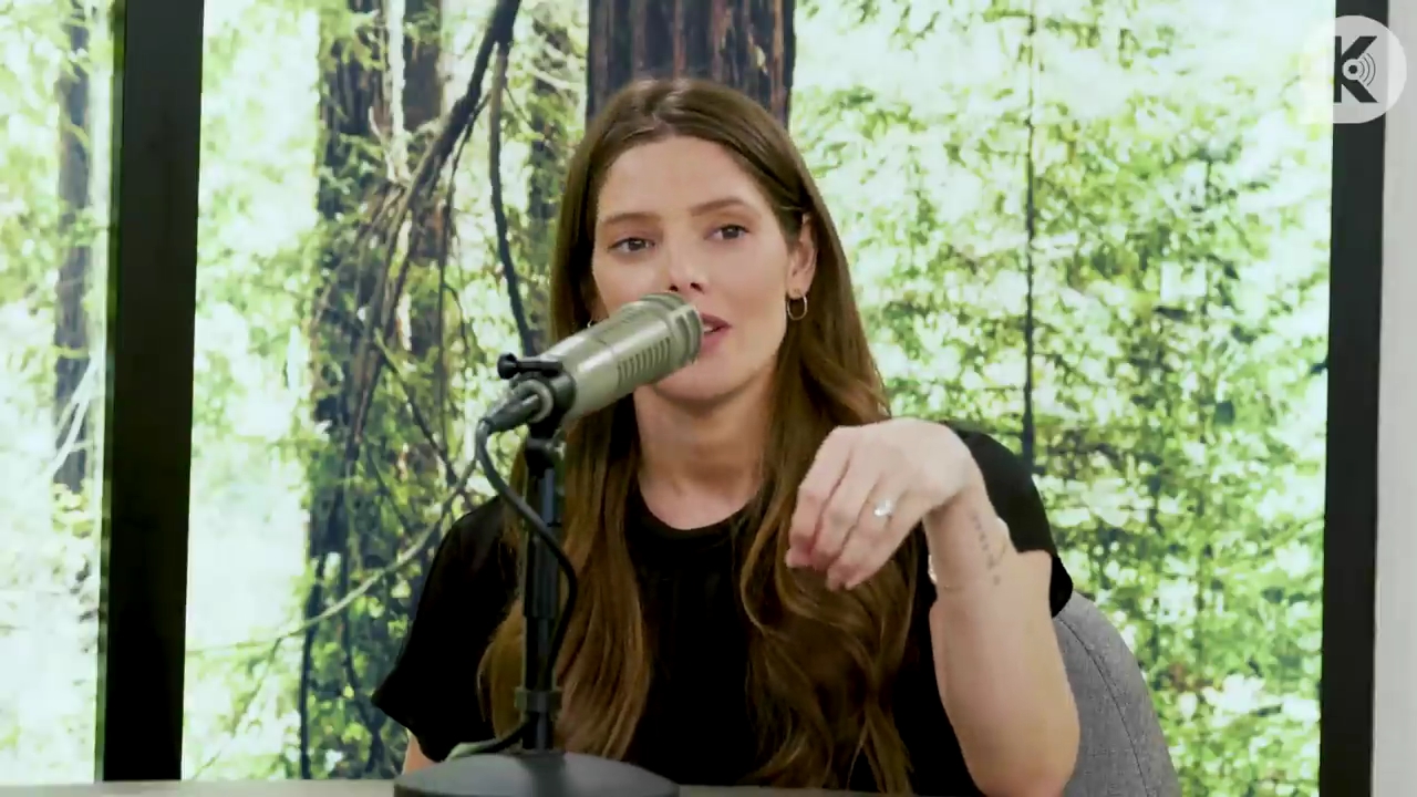 Ashley-Greene-dot-nl_TheTwilightEffect-BreakingDawnPart2-RewatchPart3of3-1185.jpg