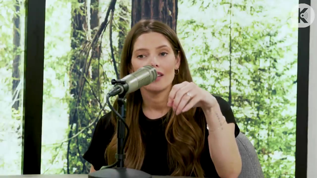 Ashley-Greene-dot-nl_TheTwilightEffect-BreakingDawnPart2-RewatchPart3of3-1187.jpg