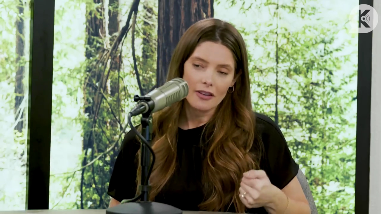 Ashley-Greene-dot-nl_TheTwilightEffect-BreakingDawnPart2-RewatchPart3of3-1192.jpg