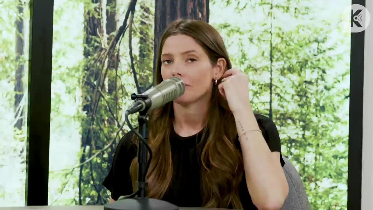 Ashley-Greene-dot-nl_TheTwilightEffect-BreakingDawnPart2-RewatchPart3of3-1205.jpg