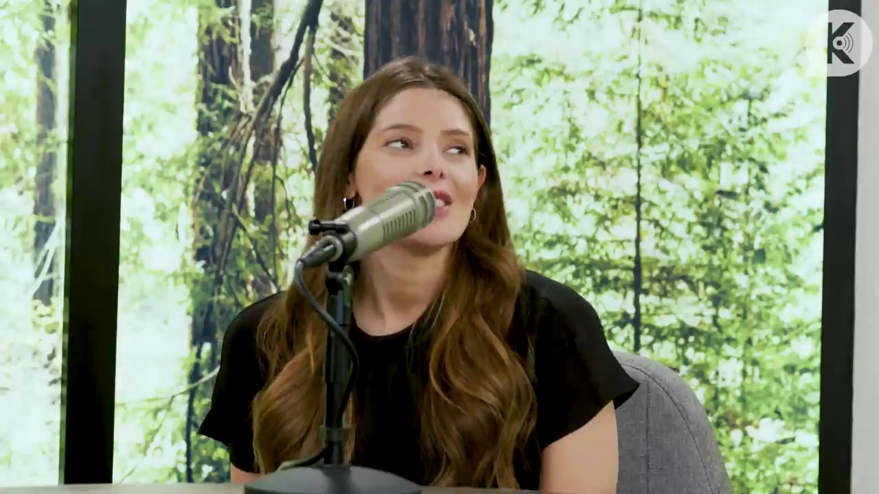 Ashley-Greene-dot-nl_TheTwilightEffect-BreakingDawnPart2-RewatchPart3of3-1217.jpg