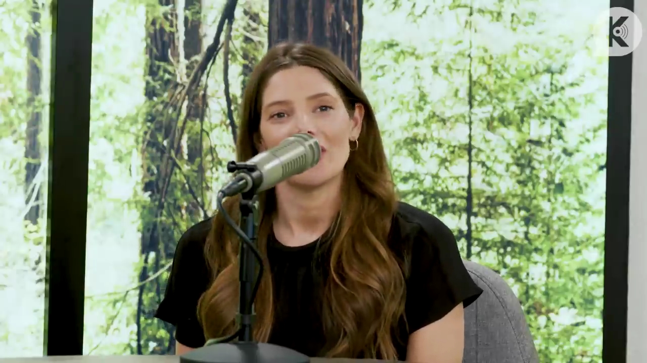 Ashley-Greene-dot-nl_TheTwilightEffect-BreakingDawnPart2-RewatchPart3of3-1218.jpg