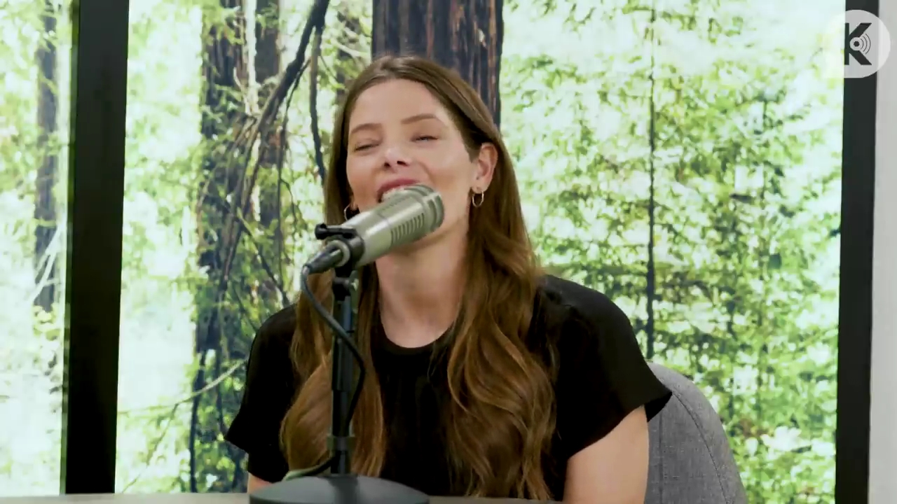 Ashley-Greene-dot-nl_TheTwilightEffect-BreakingDawnPart2-RewatchPart3of3-1219.jpg